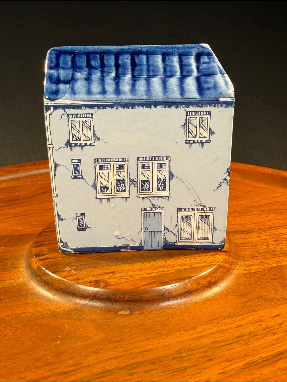Blue and white Delft Ceramic House Decorative Figurine
